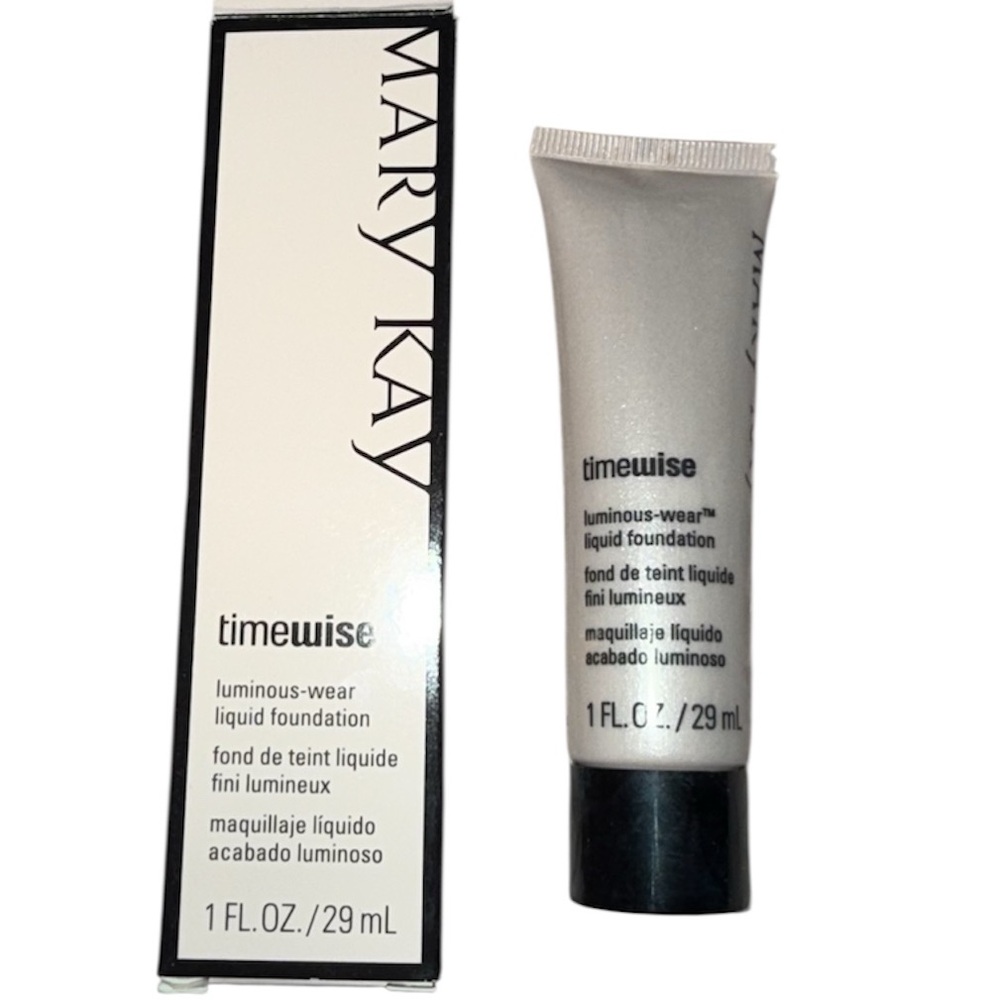 NWT’s IVORY 5 Shade - Mary Kay Timewise Wear Liquid Foundation